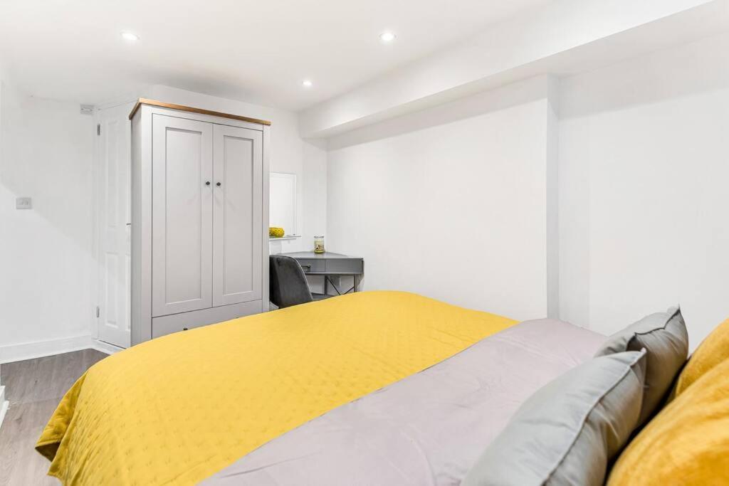 Luxstay Holland Park Apartment With Ac London Exterior foto