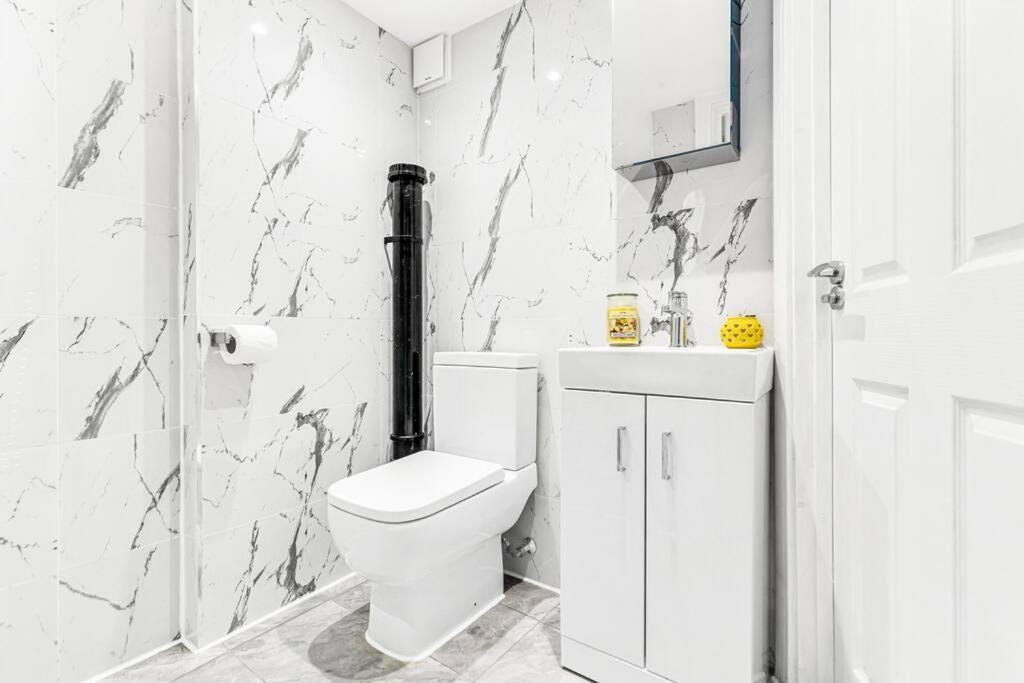 Luxstay Holland Park Apartment With Ac London Exterior foto
