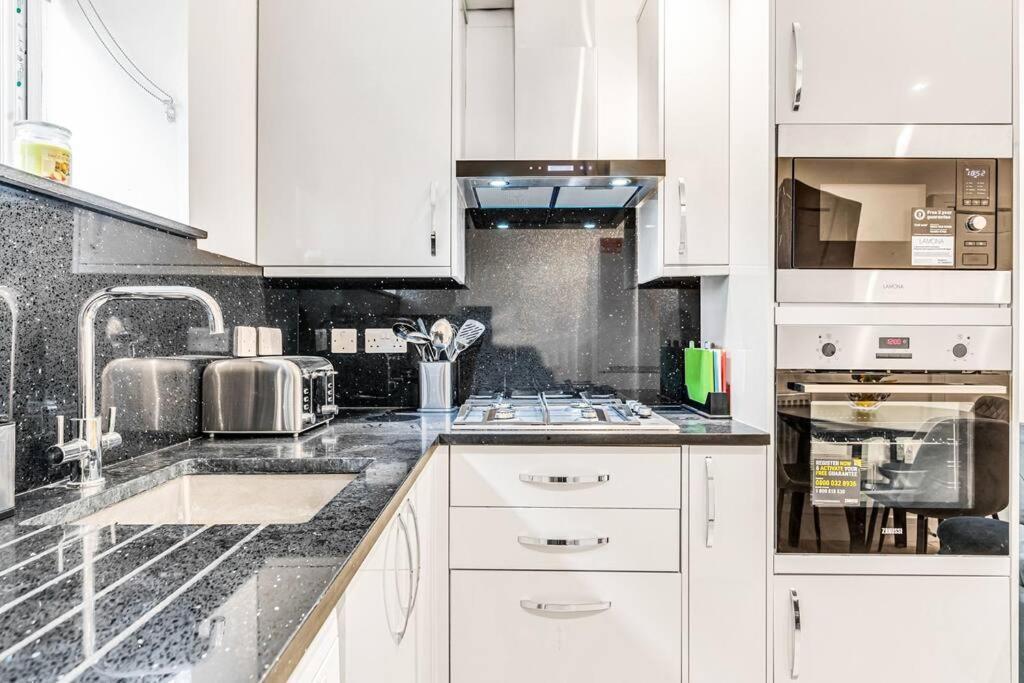Luxstay Holland Park Apartment With Ac London Exterior foto